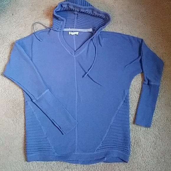 Akini Sweaters - Akini hooded sweater